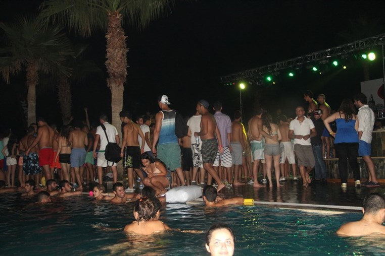 Lebanon Largest FOAM Party 3 (1)